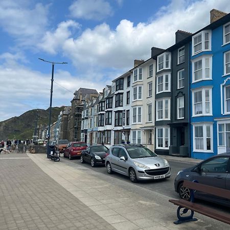 New Central Seafront Apartment- Stunning Sea Views Aberystwyth Buitenkant foto