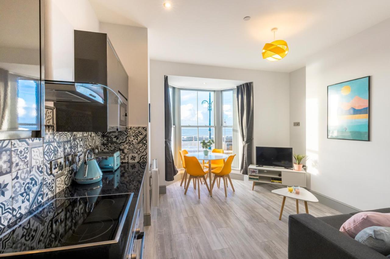 New Central Seafront Apartment- Stunning Sea Views Aberystwyth Buitenkant foto