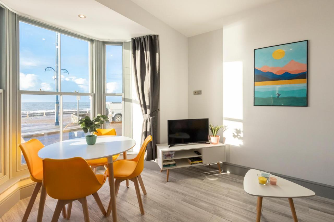 New Central Seafront Apartment- Stunning Sea Views Aberystwyth Buitenkant foto