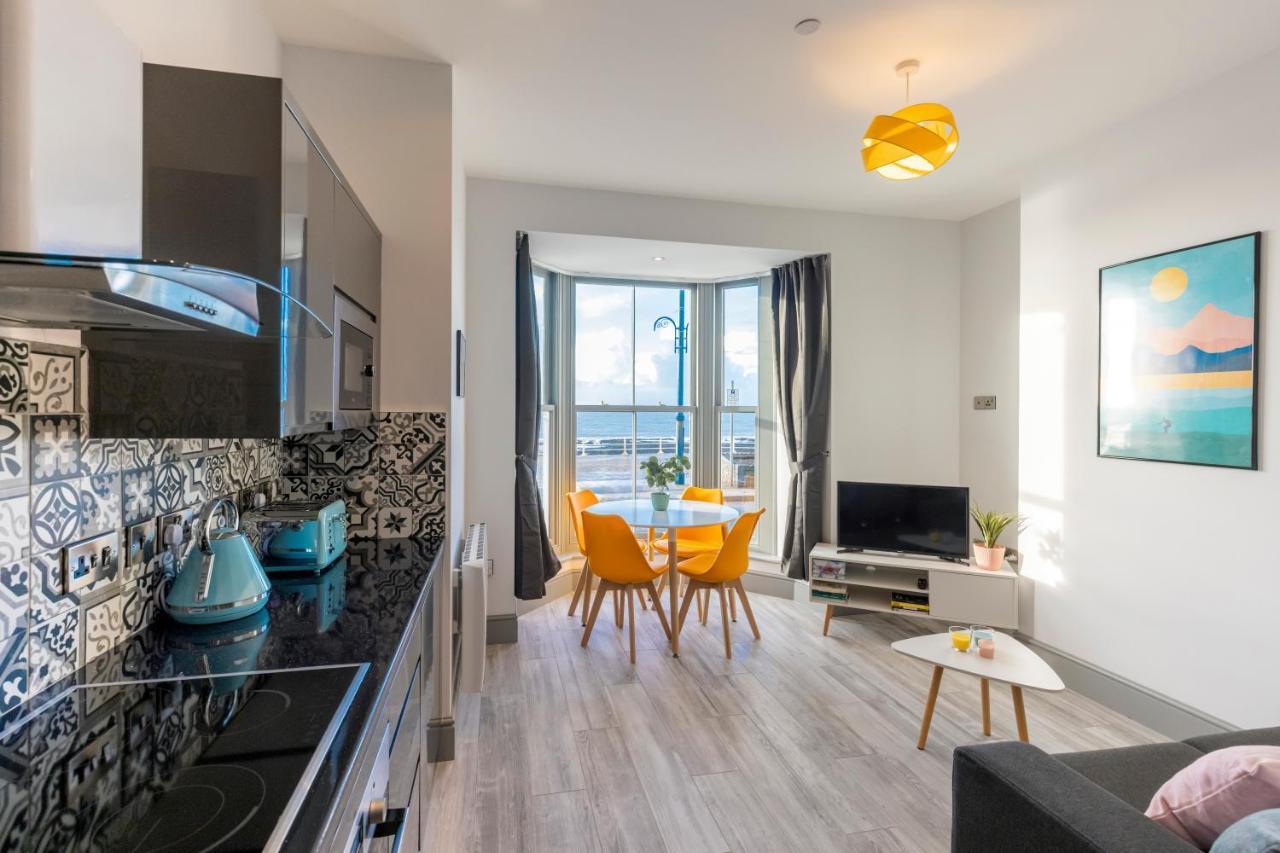 New Central Seafront Apartment- Stunning Sea Views Aberystwyth Buitenkant foto